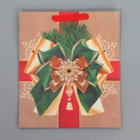 Пакет подарочный новогодний крафтовый вертикальный &laquo;Новогодний подарок&raquo;, M 26 х 30 х 9 см, Новый год