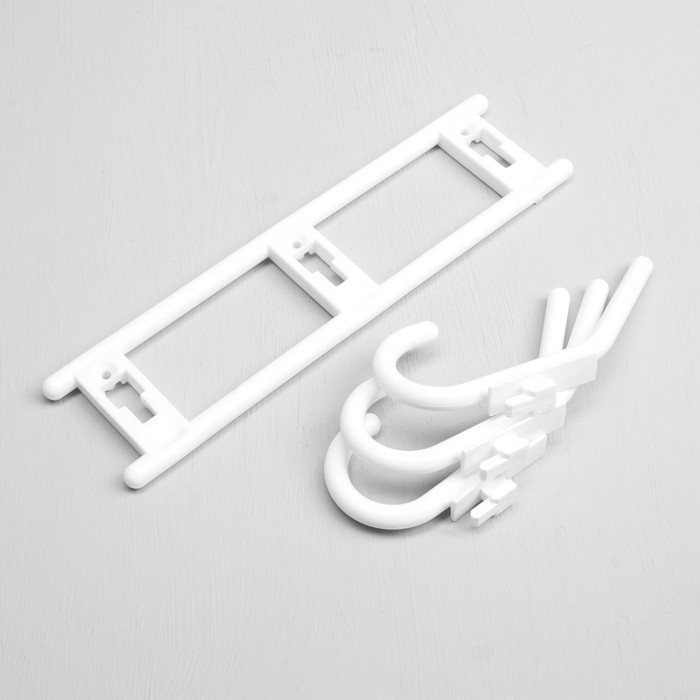 Крючок-вешалка, трехрожковый