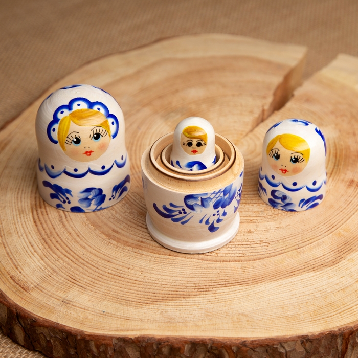 Матрёшка &laquo;Гжель&raquo;, белое платье, 3 кукольная, 9 см