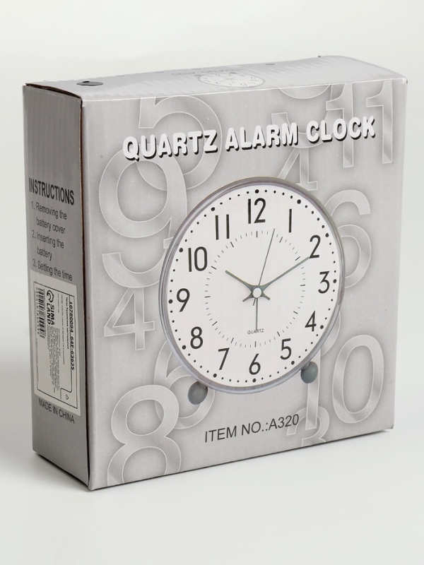 Часы будильник настольные, на батарейках, 13.5 х 4.5 х 14 см, циферблат 13.5 х 11.6 см