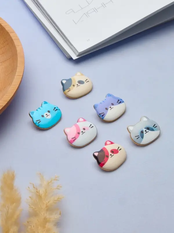 Брошь &laquo;Котёнок&raquo; мордочка, МИКС в золоте (неделимая фасовка 12 шт. цена за шт.)