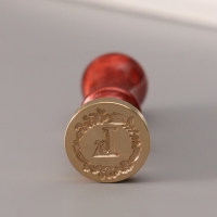 Печать для сургуча с пластиковой ручкой "Венок с буквой L" 2,5х2,5х6,3 см