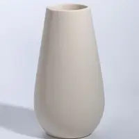 Ваза керамика настольная "Банни" h=20х10 d=6,5 см, белый