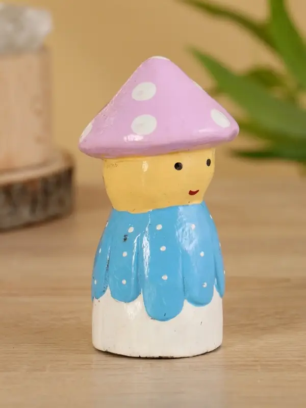 Сувенир "Гномик" дерево 5,5х5,5х10 см, цв. сиренево-голубой