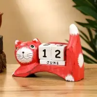 Календарь настольный "Кошка" дерево 13х4х10 см, цв. красный