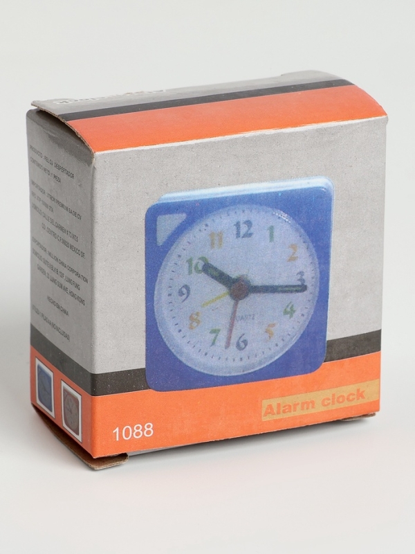 Часы будильник настольные, на батарейках, с подсветкой, 5.6 х 5.6 х2.5см, циферблат d-5 см