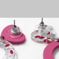 Серьги акрил «Сердце» с конфетти, цветные в серебре Серьги акрил «Сердце» с конфетти, цветные в серебре