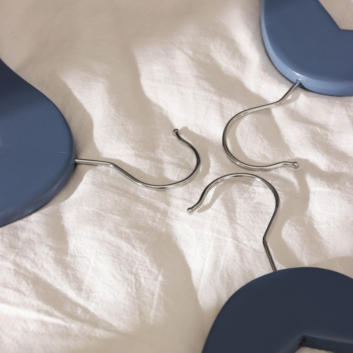 Плечики - вешалки для одежды LaDо́m Brillant, 44,5&times;23&times;1,2 см, 3 шт, деревянные, широкие плечики, цвет синий