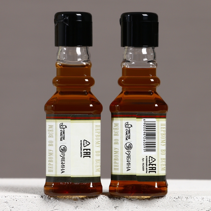 Подарочный набор косметики &laquo;Крепкому мужику&raquo;, гель для душа и шампунь для волос во флаконах виски, 2 х 100 мл, Новый Год