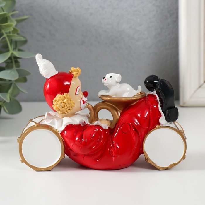 Сувенир полистоун Сувенир полистоун "Клоун с щенком, лежит на барабанах" бело-красный 14х5,5х8,5 см