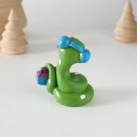 Сувенир полистоун "Змей в наушниках с магнитофоном" 5,8х5,8 см