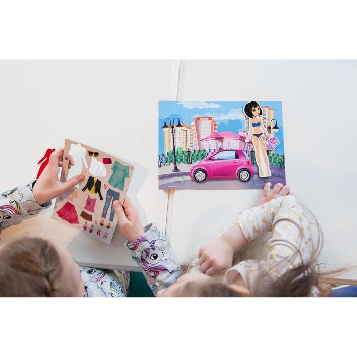 Магнитная игра &laquo;Одень куклу: городская модница&raquo;