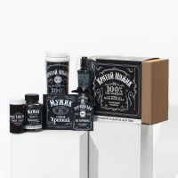 Гифтбокс &laquo;Крутой мужик 100%&raquo;, чай 50 г., термостакан 350 мл., драже шоколадное 80 г., шоколад 4 шт. х 5 г., леденец 30 г.