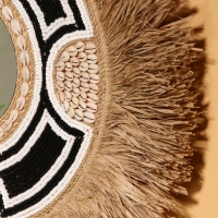 Зеркало настенное 60 см (декорировано ракушкой и бисером)