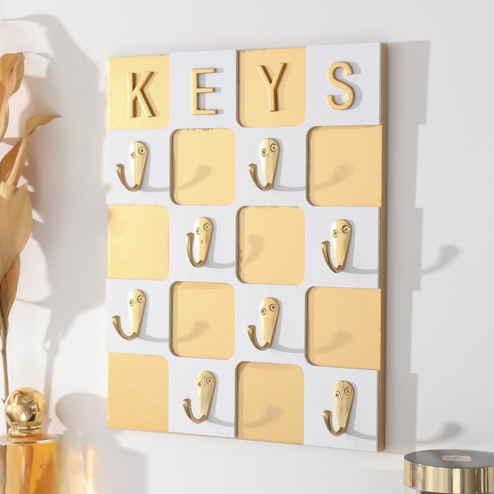 Крючки декоративные дерево Крючки декоративные дерево "Шахматная доска" бело-золотая 20х3х25 см