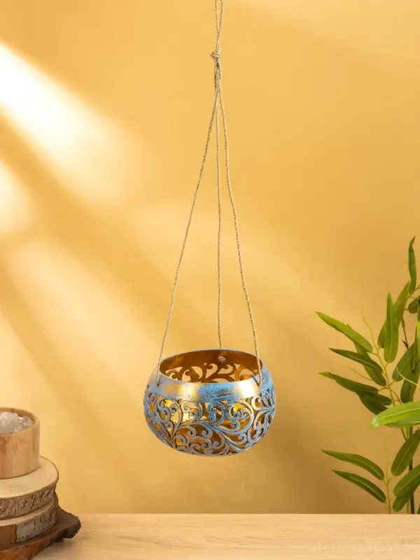 Подсвечник подвесной из кокоса, 14&times;14&times;10 см, голубой-золотой