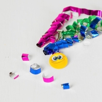 Хлопушка пневматическая &laquo;Смайлы&raquo;, фанты, серпантин, фольга, 30 см