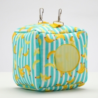 Подвесной домик-кубик "Бананы", 17 х 17 х17 см Подвесной домик-кубик "Бананы", 17 х 17 х17 см