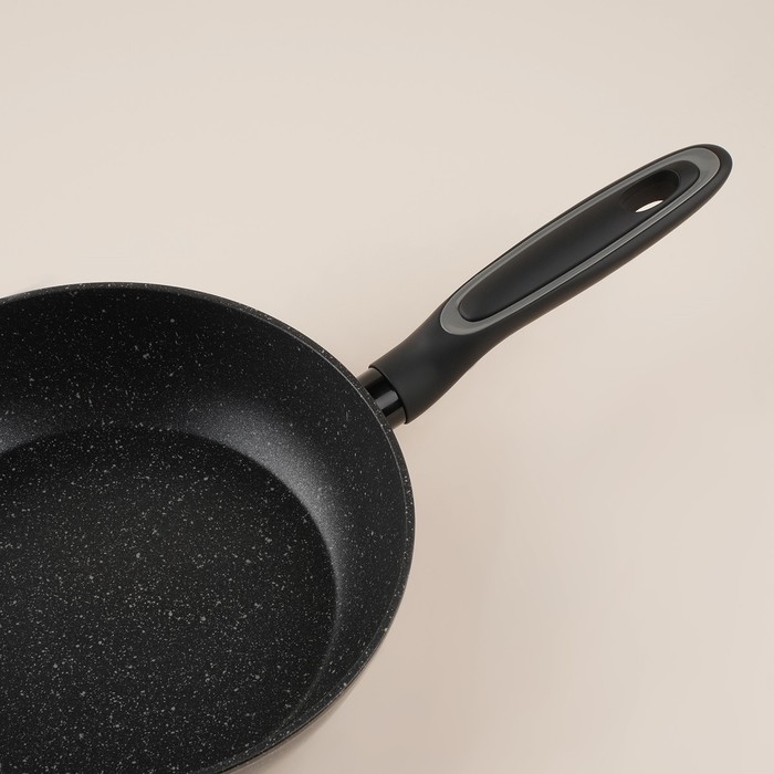 Сковорода алюминиевая с высоким бортом SL Home, d=24 см, h=6,3 см, антипригарное покрытие, индукция, цвет чёрный Сковорода алюминиевая с высоким бортом SL Home, d=24 см, h=6,3 см, антипригарное покрытие, индукция, цвет чёрный