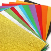 Картон цветной с блёстками, А4, 12 листов, 12 цветов, немелованный, двусторонний, в папке, 250 г/м², Маша и Медведь Картон цветной с блёстками, А4, 12 листов, 12 цветов, немелованный, двусторонний, в папке, 250 г/м², Маша и Медведь