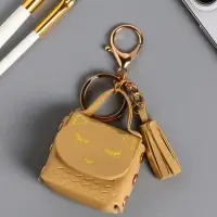 Брелок кожзам с карабином, с кистью "Сумочка. Котик" сливочный 5х2,5х6 см