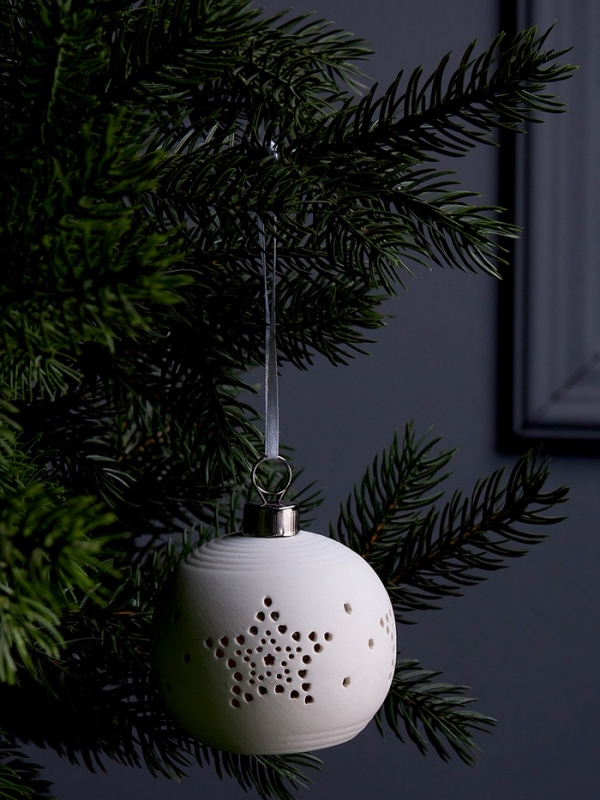 Елочный шар "Звездочки" 6.9х6.9х5.9 см, 1 LED, LR44x3(в компл.), свечение тёплое белое