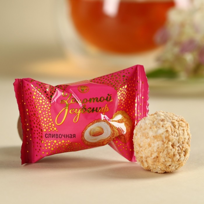 Подарочный набор &laquo;Цвети от счастья&raquo;: чай чёрный со вкусом ваниль и карамель 50 г., конфеты со сливочной начинкой 150 г.