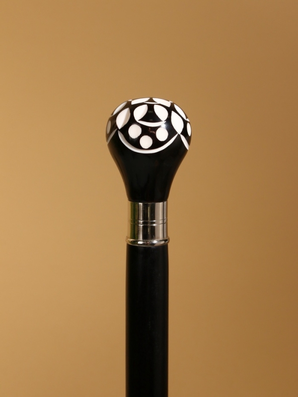 Трость 90 см. манговое дерево, латунь, смола