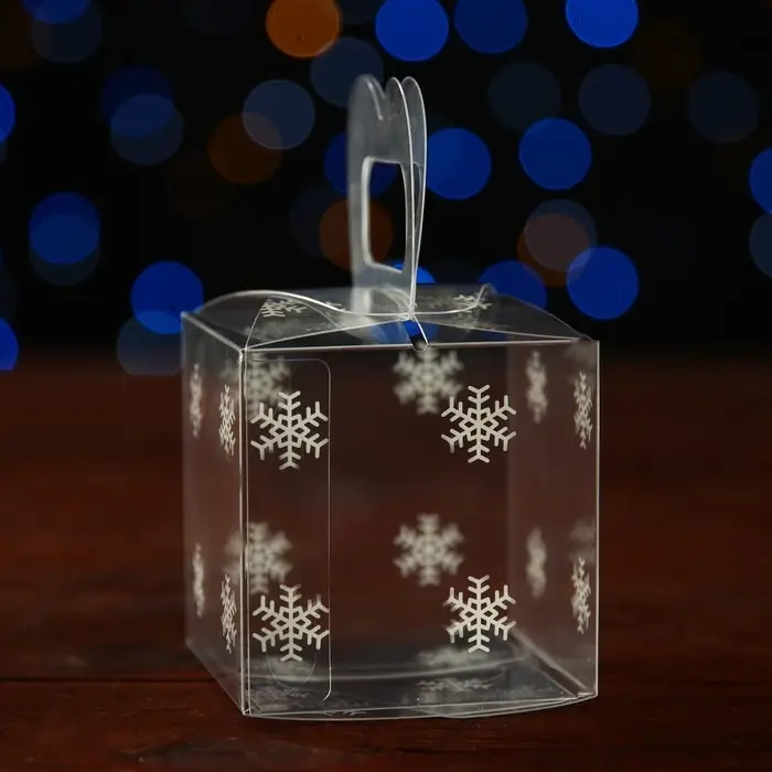 Коробка подарочная новогодняя складная ПВХ &laquo;Снежинки&raquo; 5&times;5&times;5 см