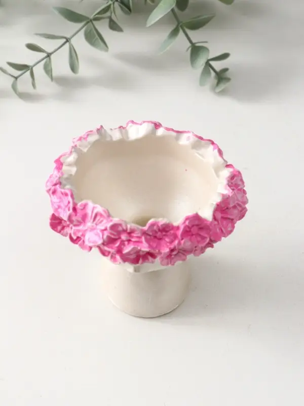 Подсвечник для тонкой свечи &laquo;Девочка в венке малая&raquo;, 7.5&times;9&times;8 см, перламутр