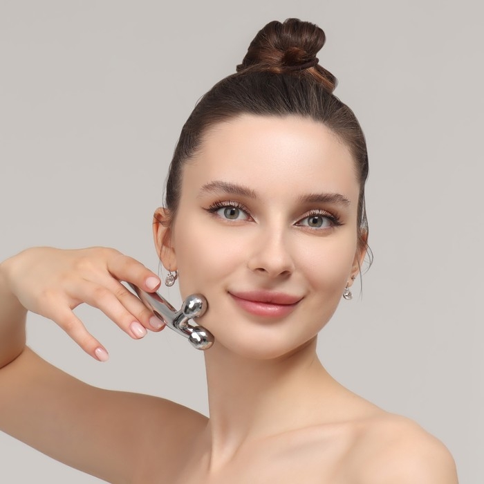 Массажёр для лица и зоны декольте, 2 шара, 14,3 &times; 4,5 см, цвет серебристый