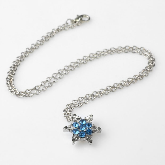 Новый год! Кулон &laquo;Новогодний&raquo; снежинка, цвет бело-голубой в серебре
