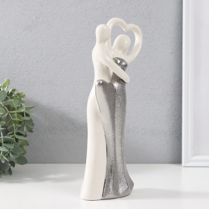 Сувенир керамика Сувенир керамика "В объятиях любви" серебристо-белый 24,6х11,8х6 см