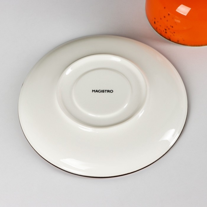 Чайная пара фарфоровая Magistro &laquo;Церера&raquo;, 2 предмета: чашка 250 мл, блюдце d=16,3 см, цвет оранжевый