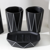 Набор для ванной комнаты &laquo;Локо&raquo;, 4 предмета (дозатор для мыла 280 мл, мыльница, 2 стакана 250 мл), цвет чёрный