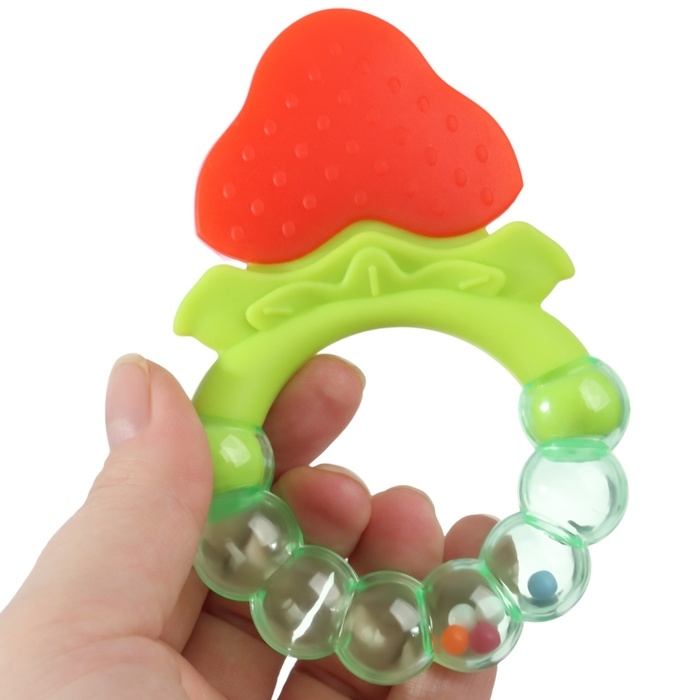 Прорезыватель силиконовый &laquo;Клубничка&raquo;, с погремушкой, Крошка Я