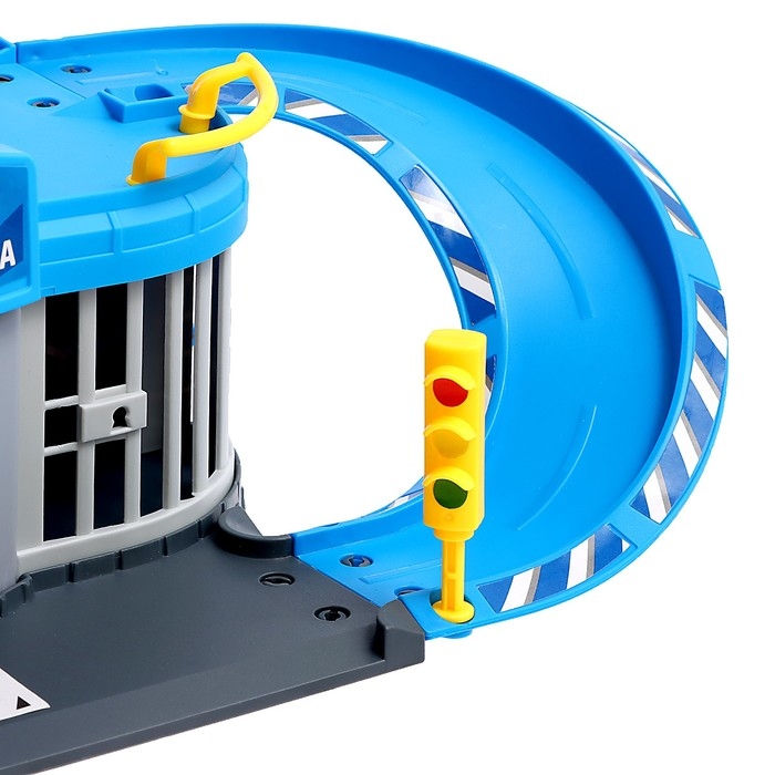 Парковка «Полицейский участок», с металлическими машинками и вертолётом Парковка «Полицейский участок», с металлическими машинками и вертолётом