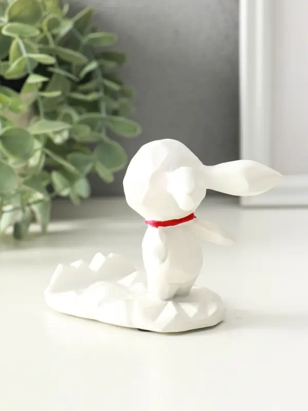 Сувенир полистоун подставка для телефона "Зайка с шейным красным платком" 6,5х9х8,5 см