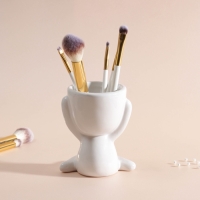 Предмет интерьера "Мистер Грин" любитель тишины 11,1*9,7*8,5 белый керамика