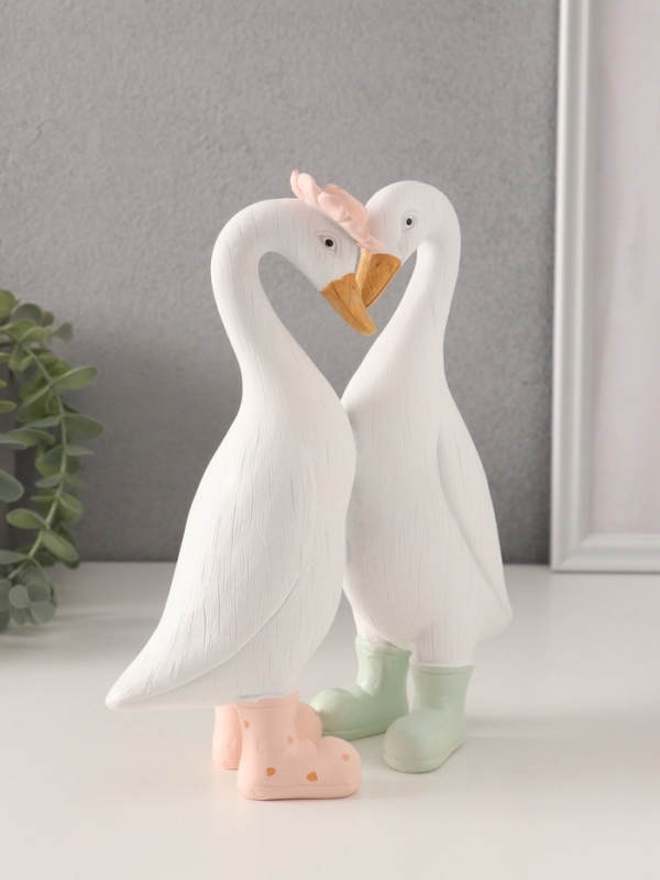 Сувенир полистоун "Утки в резиновых сапогах" 18,5х7,5х21,5 см