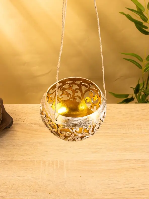 Подсвечник подвесной из кокоса, 14&times;14&times;10 см, бело-золотой