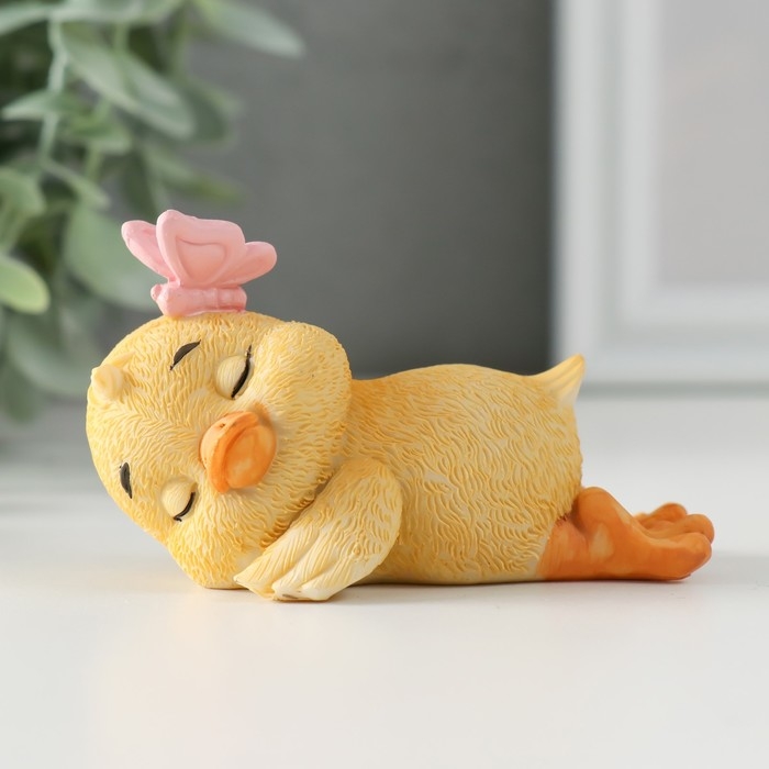 Сувенир полистоун "Спящий утёнок с бабочкой" 8,5х4х5 см