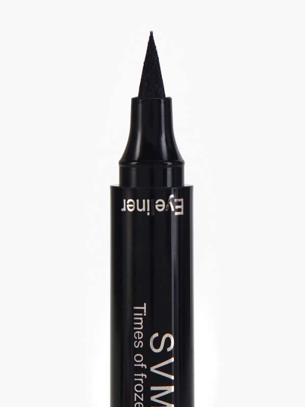 Подводка-фломастер для глаз с трафаретом, черная, матовая, водостойкая