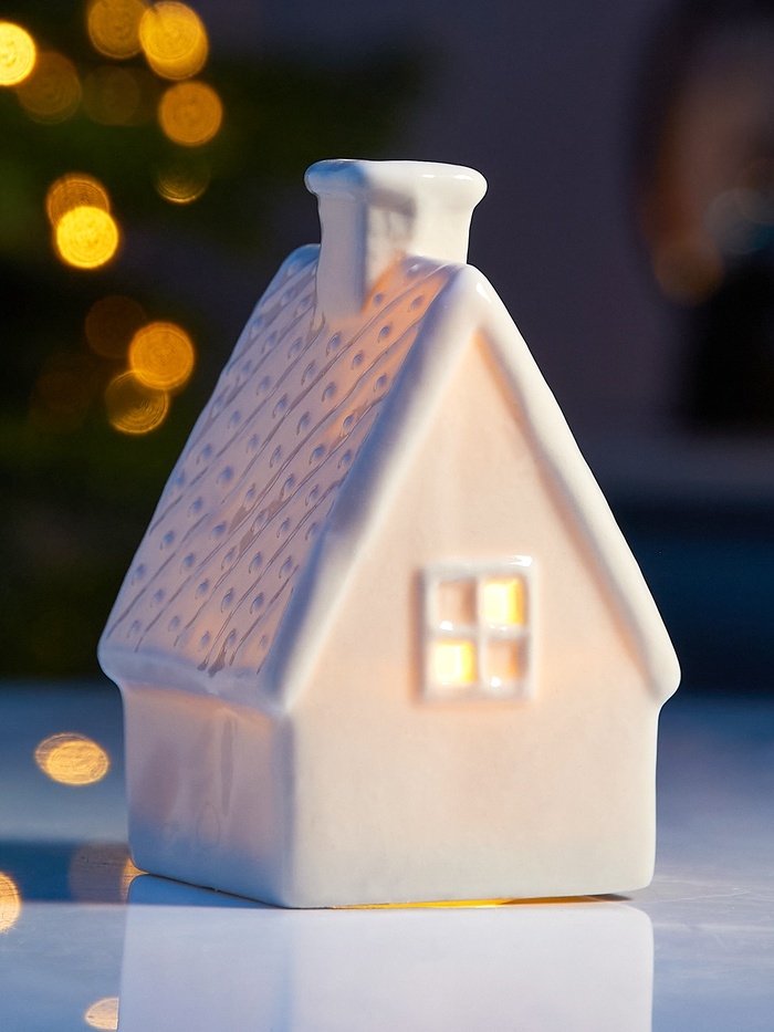 Светодиодная фигура "Уютный дом" 6.5х6х9.8, 1 LED, LR44x3(в компл.), Т/БЕЛЫЙ