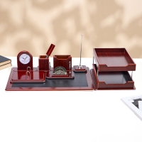 Набор настольный 7в1 (каранд-ца,подст д/ручек,визит-ца,часы Д-009,этажерка,нож канц,подст,) Набор настольный 7в1 (каранд-ца,подст д/ручек,визит-ца,часы Д-009,этажерка,нож канц,подст,)