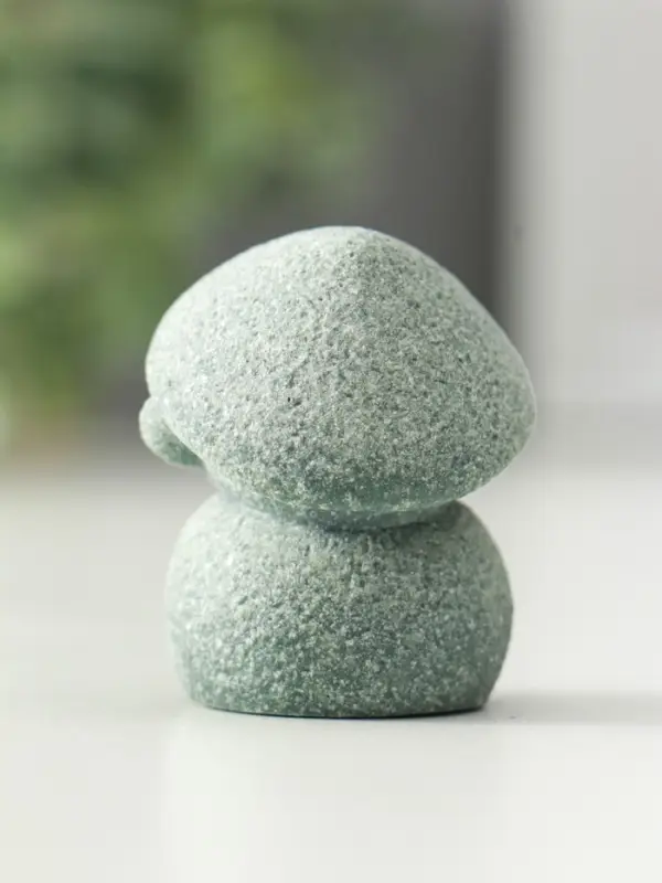 Сувенир песчаник "Маленький монах в азиатской шляпе" 3,5х4х4,5 см