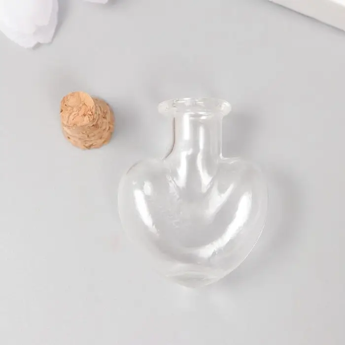 Маленькая стеклянная баночка &laquo;Бутыль: сердце с пробкой&raquo;, для творчества и декора, 1&times;2.2&times;2.6 см