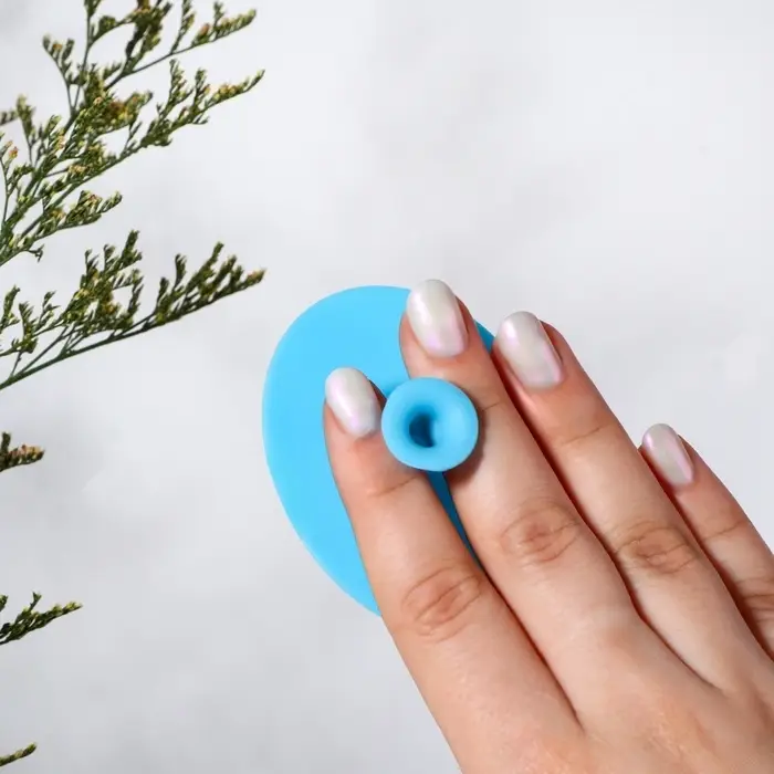 Щётка для умывания &laquo;Овал&raquo;, на присоске, 6.3&times;5.2 см, голубая