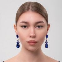 Серьги висячие со стразами &laquo;Вечеринка&raquo; цветок из капель, цвет сине-белый в золоте, 6,3 см