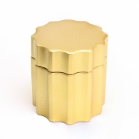 Свеча в подсвечнике из гипса с крышкой с широкими гранями, 7,5х8,5см, золото